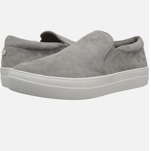 NWT Steve Madden Gills